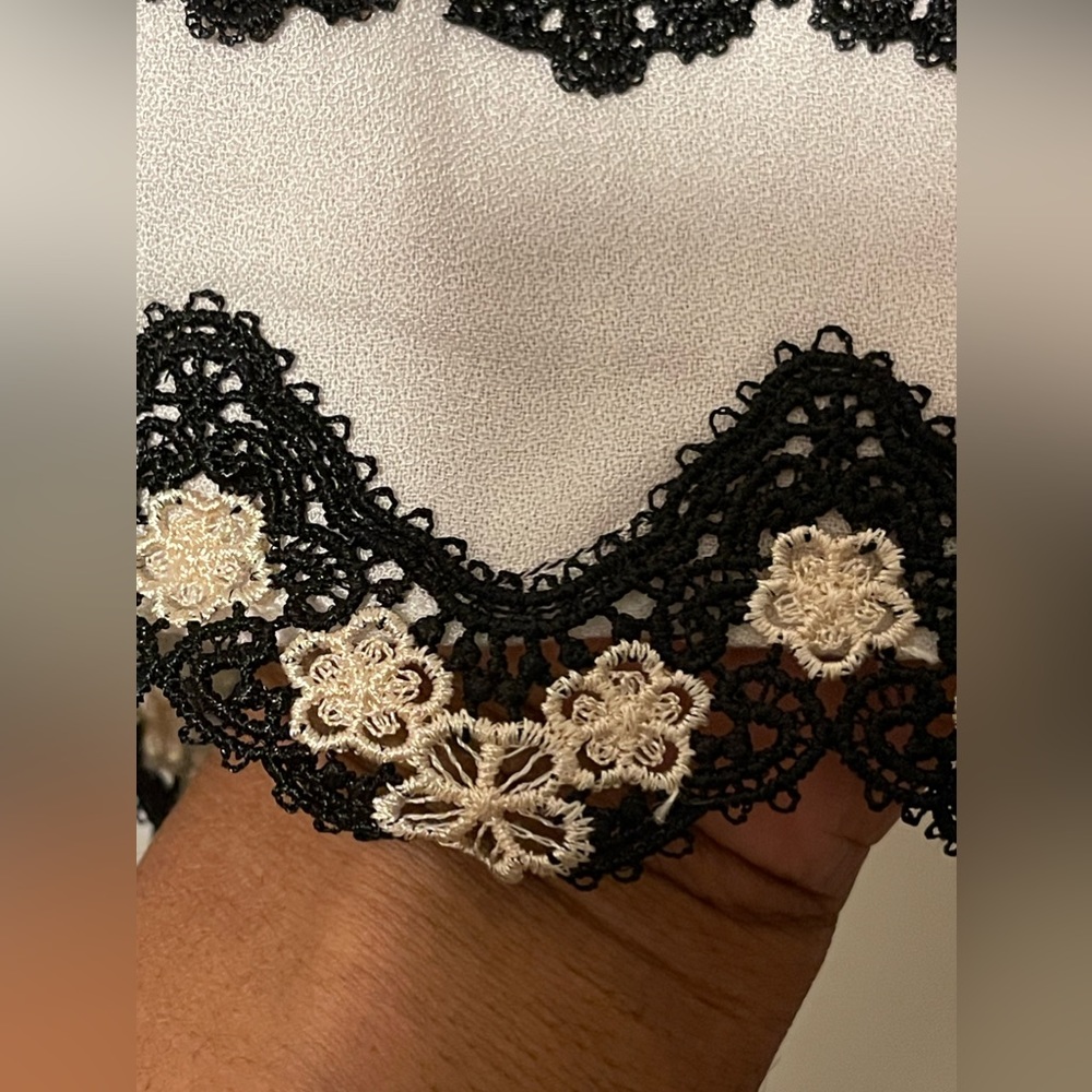 Alice + Olivia Black & White Rozzi Off Shoulder Lace Trim Embroidery Dress - Picture 10 of 13
